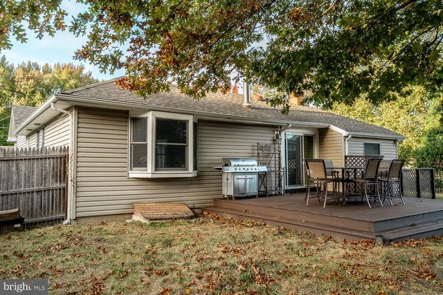 125 SCHOOLHOUSE TER, Mount Laurel, NJ 08054
