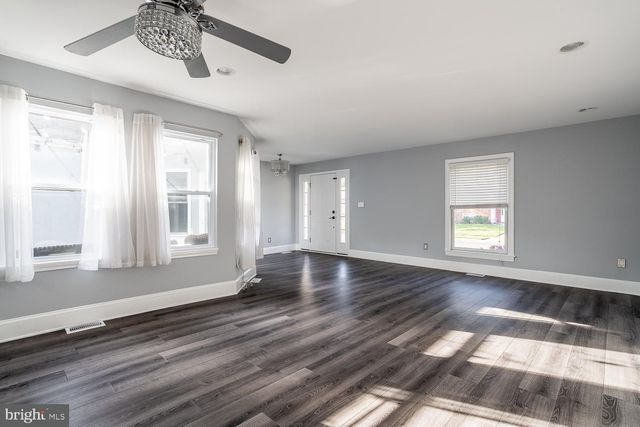 125 SCHOOLHOUSE TER, Mount Laurel, NJ 08054