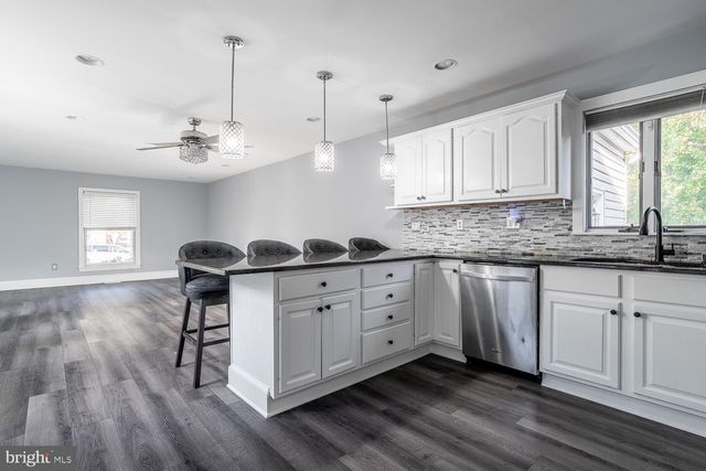 125 SCHOOLHOUSE TER, Mount Laurel, NJ 08054