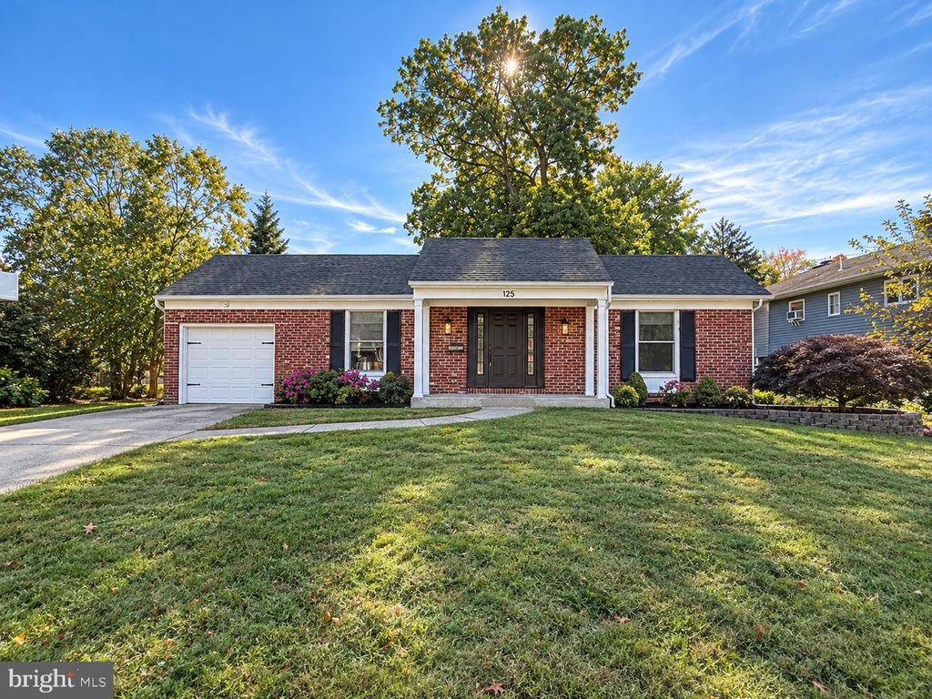 125 SCHOOLHOUSE TER, Mount Laurel, NJ 08054