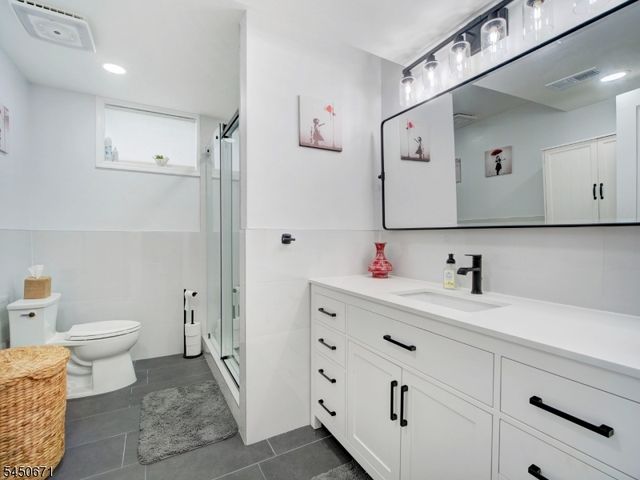 21 N 18th St, Kenilworth Boro, NJ 07033