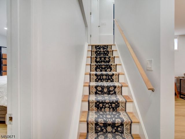 21 N 18th St, Kenilworth Boro, NJ 07033