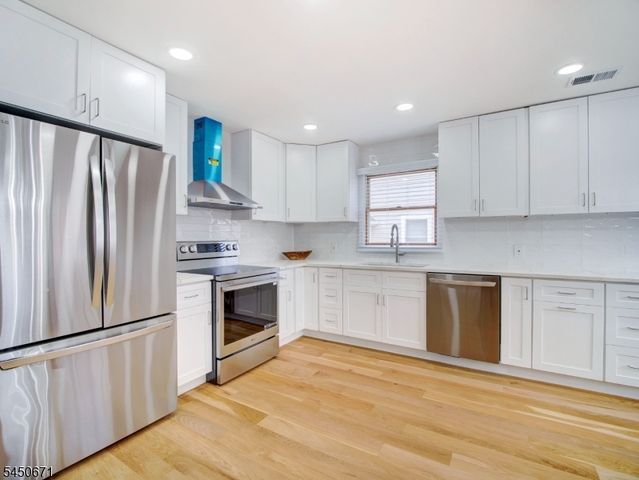 21 N 18th St, Kenilworth Boro, NJ 07033