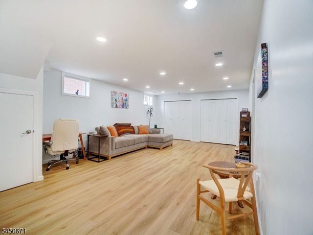 21 N 18th St, Kenilworth Boro, NJ 07033