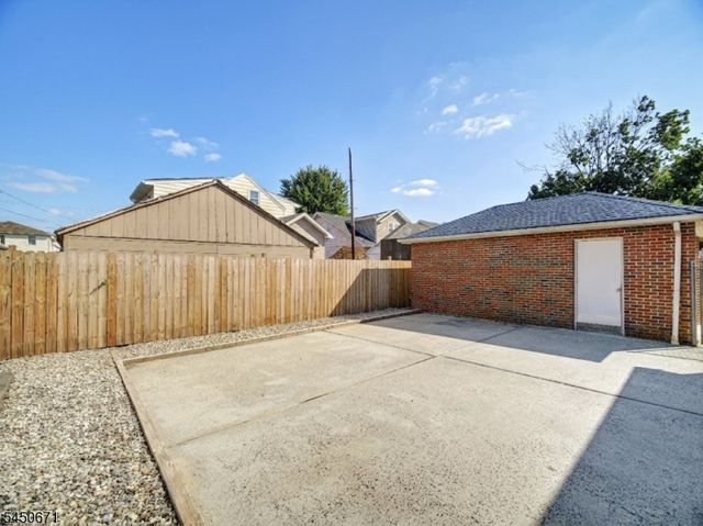 21 N 18th St, Kenilworth Boro, NJ 07033