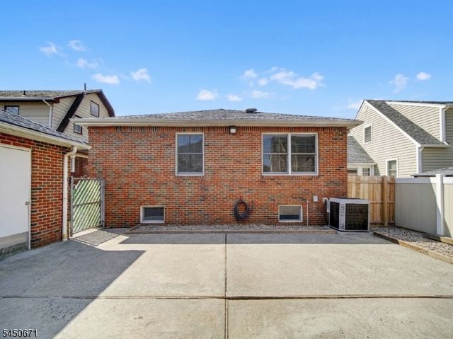21 N 18th St, Kenilworth Boro, NJ 07033
