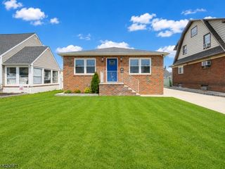 21 N 18th St, Kenilworth Boro, NJ 07033