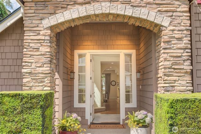 323 240th Place SE, Sammamish, WA 98074