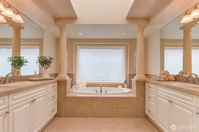 323 240th Place SE, Sammamish, WA 98074