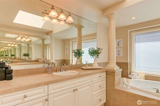 323 240th Place SE, Sammamish, WA 98074