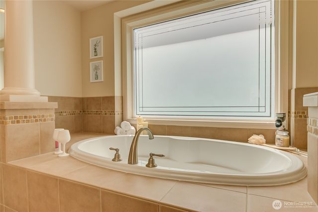 323 240th Place SE, Sammamish, WA 98074