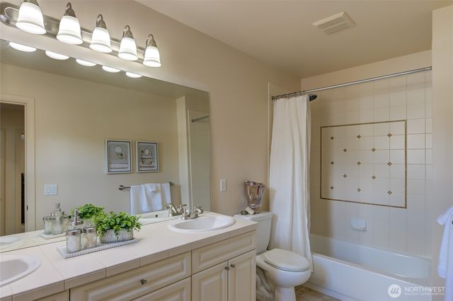 323 240th Place SE, Sammamish, WA 98074