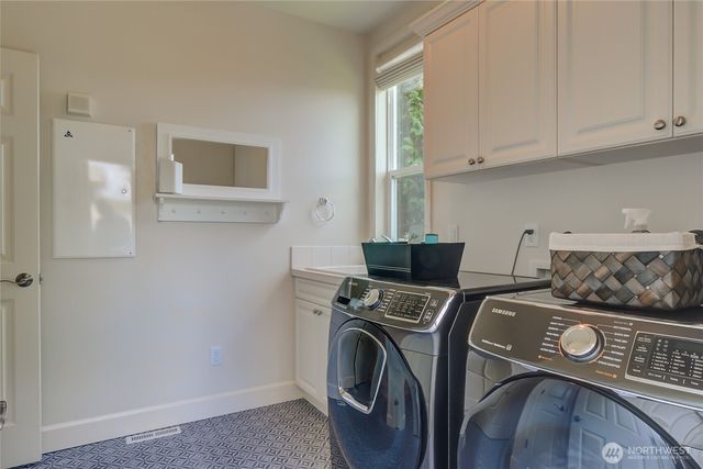 323 240th Place SE, Sammamish, WA 98074