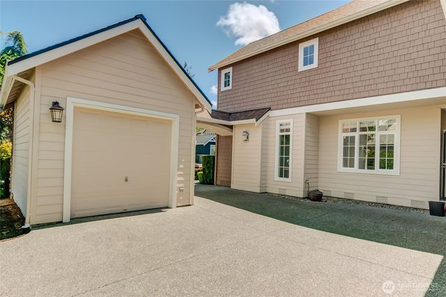 323 240th Place SE, Sammamish, WA 98074