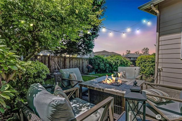 323 240th Place SE, Sammamish, WA 98074