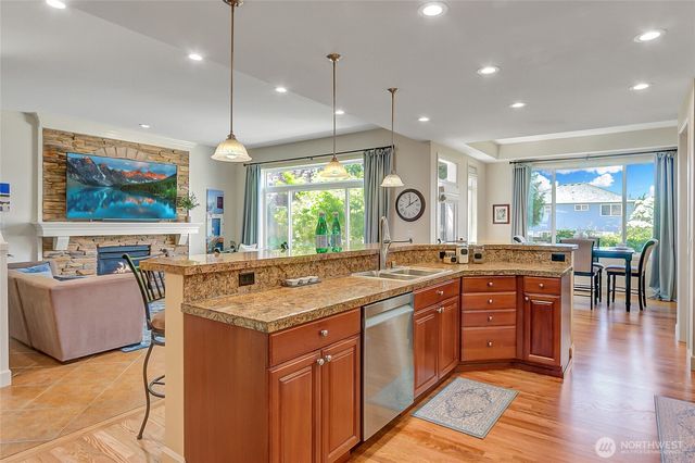 323 240th Place SE, Sammamish, WA 98074