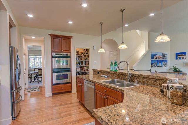 323 240th Place SE, Sammamish, WA 98074