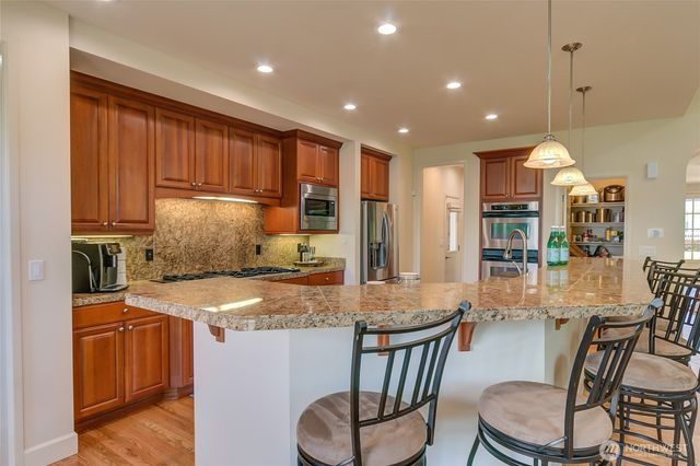 323 240th Place SE, Sammamish, WA 98074