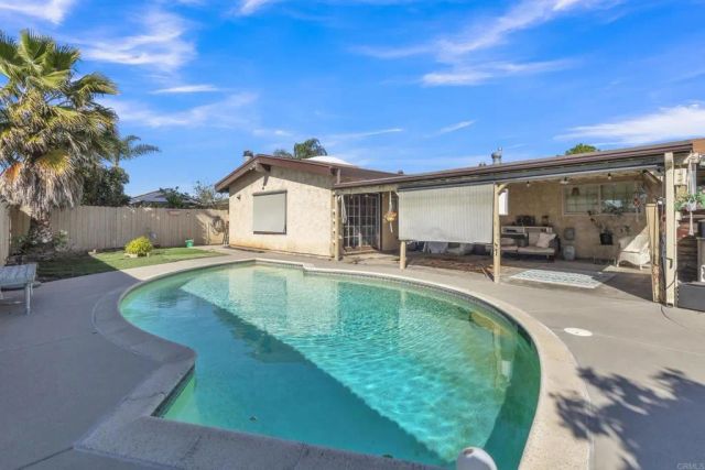 152 S Stephanie Ln, El Cajon, CA 92019