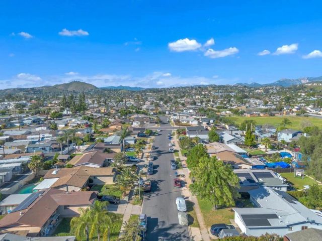 152 S Stephanie Ln, El Cajon, CA 92019