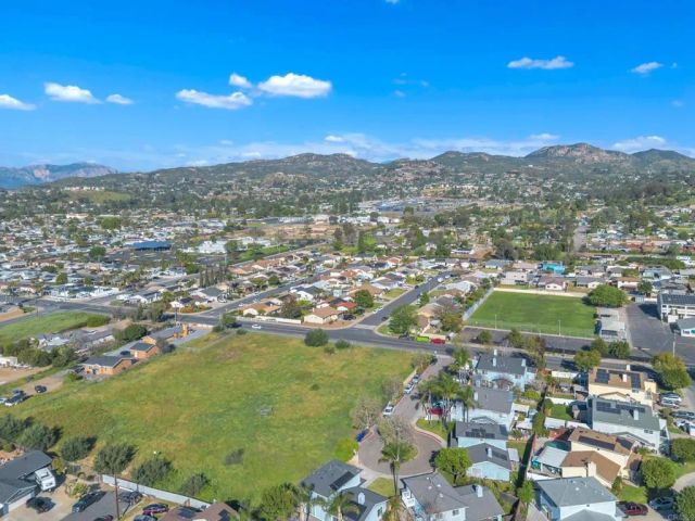 152 S Stephanie Ln, El Cajon, CA 92019