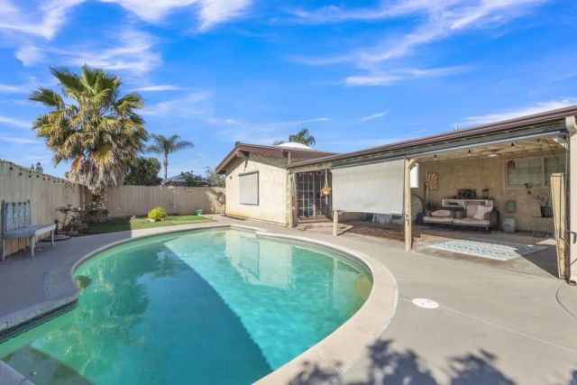 152 S Stephanie Ln, El Cajon, CA 92019