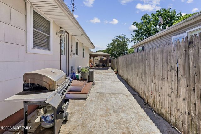 525 Jackson Avenue, Brick, NJ 08723