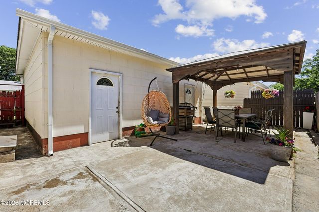 525 Jackson Avenue, Brick, NJ 08723