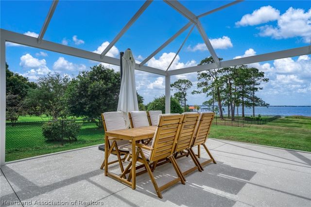 211 S Bear Pointe Drive, Lake Placid, FL 33852