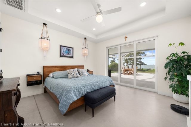 211 S Bear Pointe Drive, Lake Placid, FL 33852