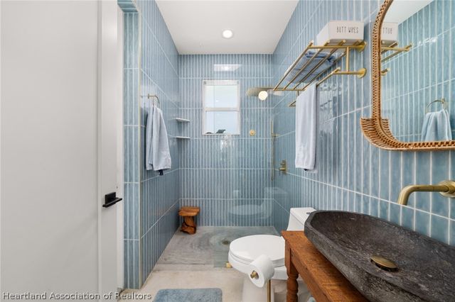 211 S Bear Pointe Drive, Lake Placid, FL 33852