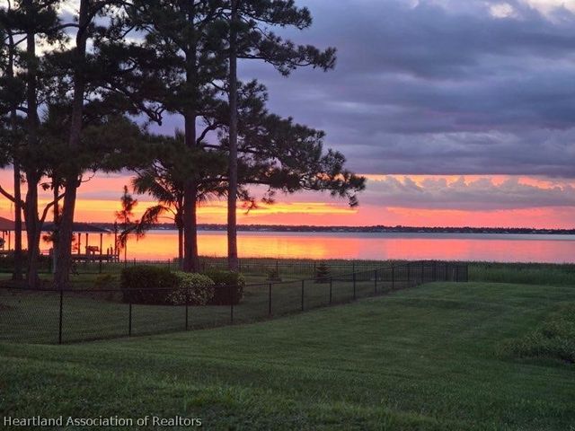 211 S Bear Pointe Drive, Lake Placid, FL 33852