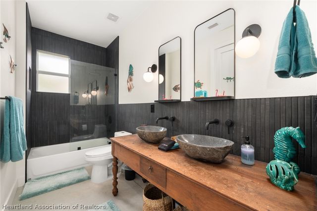 211 S Bear Pointe Drive, Lake Placid, FL 33852