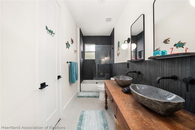 211 S Bear Pointe Drive, Lake Placid, FL 33852