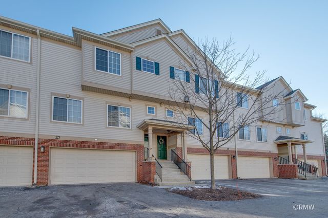 27 Monarch Drive, Streamwood, IL 60107
