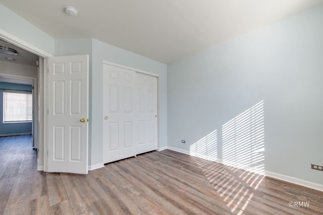 27 Monarch Drive, Streamwood, IL 60107