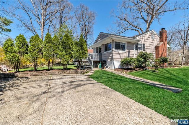 48 Oliver Place, Ringwood, NJ 07456