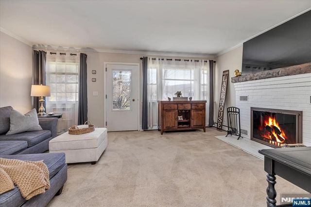 48 Oliver Place, Ringwood, NJ 07456