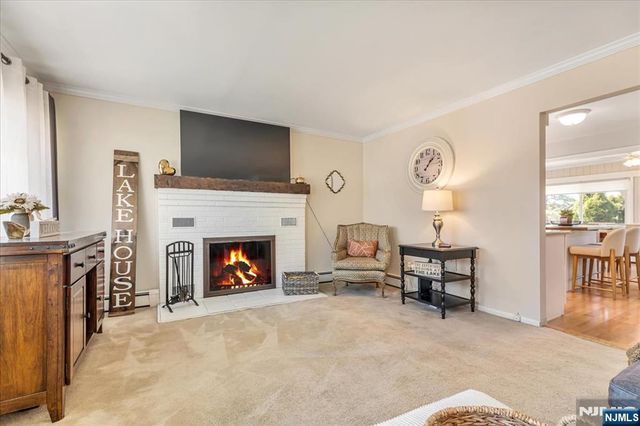 48 Oliver Place, Ringwood, NJ 07456