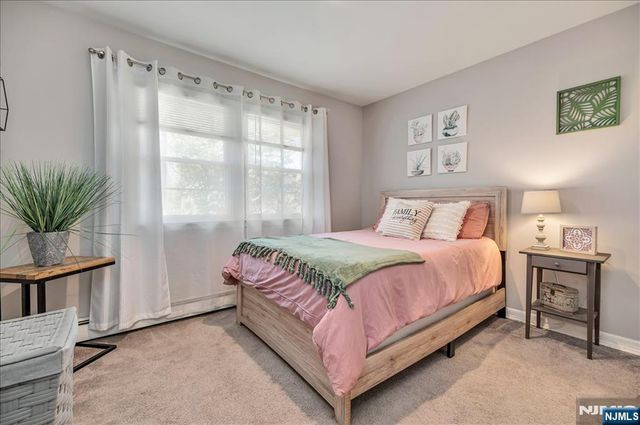 48 Oliver Place, Ringwood, NJ 07456