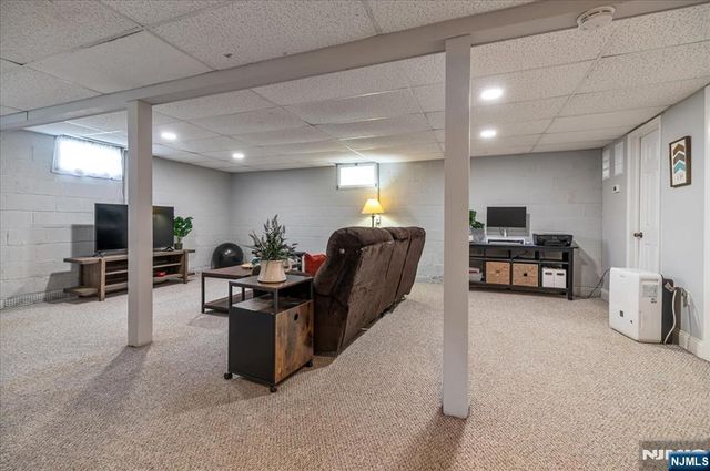 48 Oliver Place, Ringwood, NJ 07456