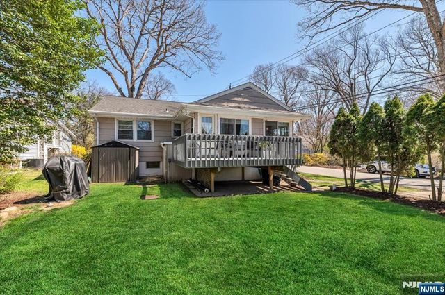 48 Oliver Place, Ringwood, NJ 07456