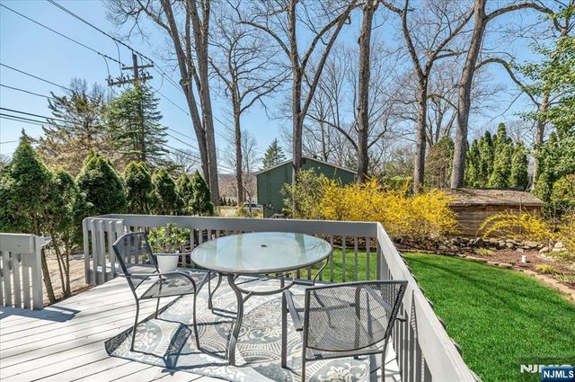 48 Oliver Place, Ringwood, NJ 07456