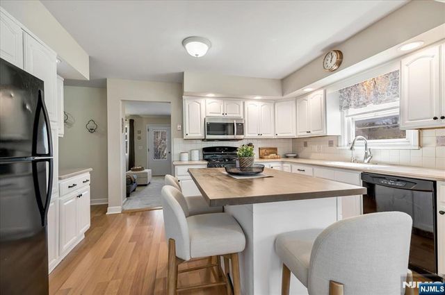 48 Oliver Place, Ringwood, NJ 07456