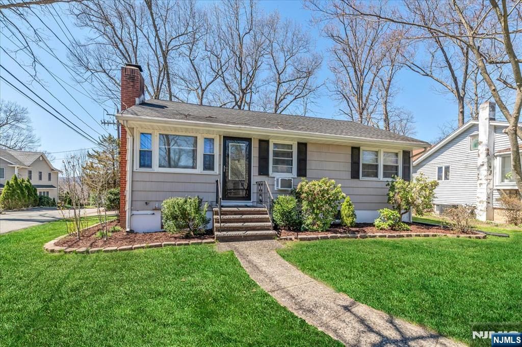 48 Oliver Place, Ringwood, NJ 07456