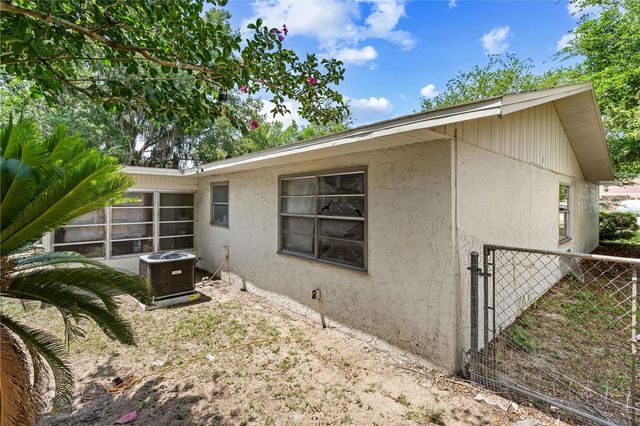 9303 PINE LANE, Ocala, FL 34472