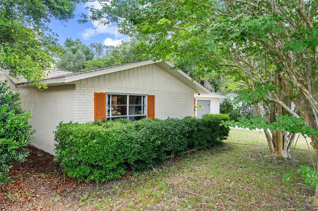 9303 PINE LANE, Ocala, FL 34472