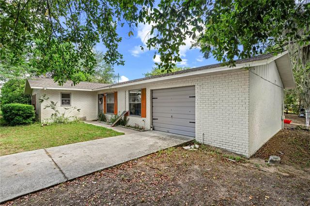 9303 PINE LANE, Ocala, FL 34472