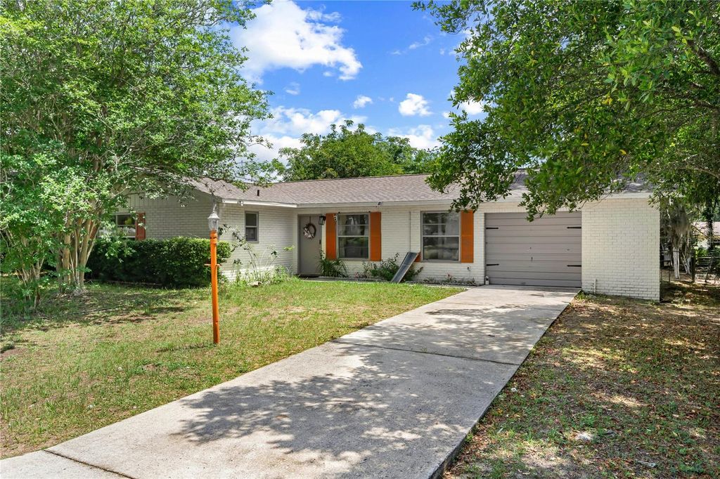 9303 PINE LANE, Ocala, FL 34472