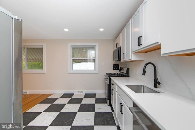 825 LEXINGTON AVE, Turnersville, NJ 08012